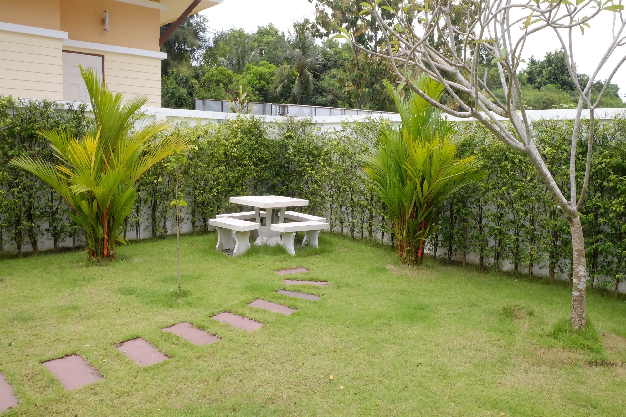 Ban Sumalai Hotel Rayong Kültér fotó